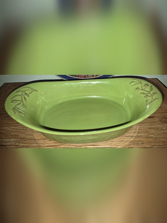 cerutil Other - Cerutil Stoneware Portugal Lime Green 12" Oval Shaped